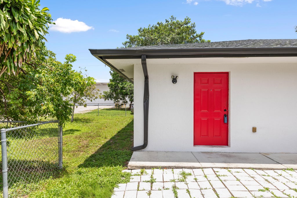 Photo of 24 SW 6th Street #2, Hallandale Beach, FL 33009 (MLS # B26061653)