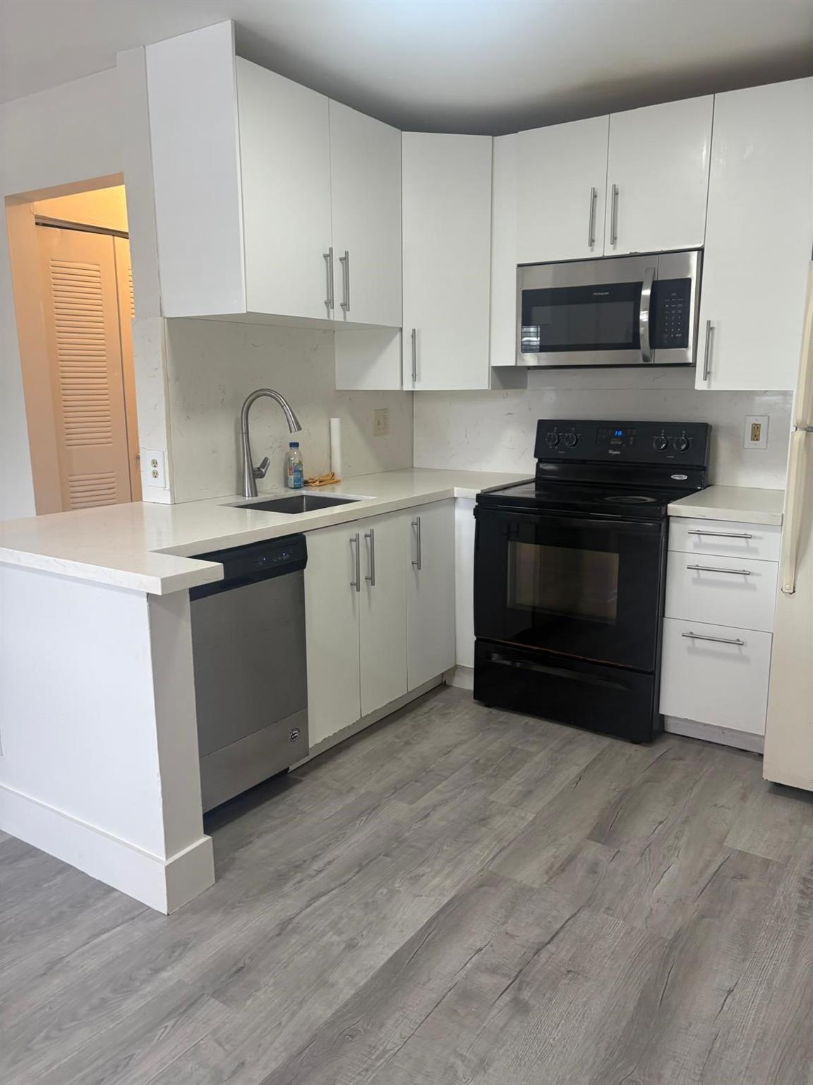 COUNTRY PARK CONDO - Residential Lease