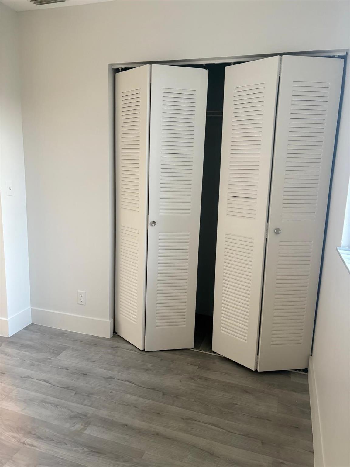 COUNTRY PARK CONDO - Residential Lease