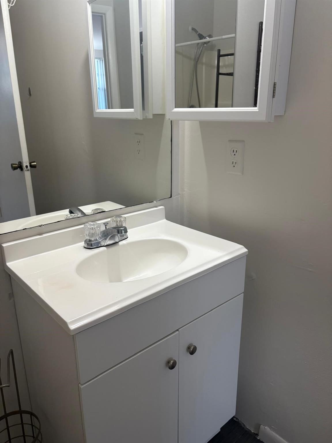 COUNTRY PARK CONDO - Residential Lease