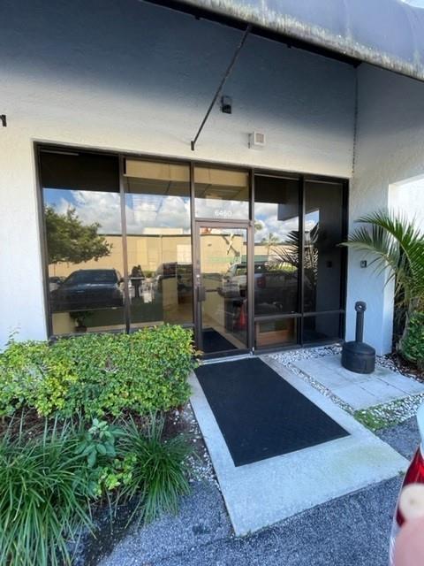 ERC Business Center, is a 32,556 SF multi-tenant industrial office/warehouse built in 1990. Located at Clint Moore Rd. at E. Rogers Circle, it is easily accessible to I-95 via the Congress interchange to the north and Yamato interchange to the south. The prestigious Boca Raton location is surrounded by exclusive gated communities, fine dining, and golfing. The building is made up of unit sizes from 3,108 to 7,581 SF with dock high loading. The office build-outs range from 10-50% of the total unit space. Most units are 100% air conditioned and have 3-Phase power. The building is fully equipped with fire alarms and fire sprinklers. The ceiling height is 20 feet.