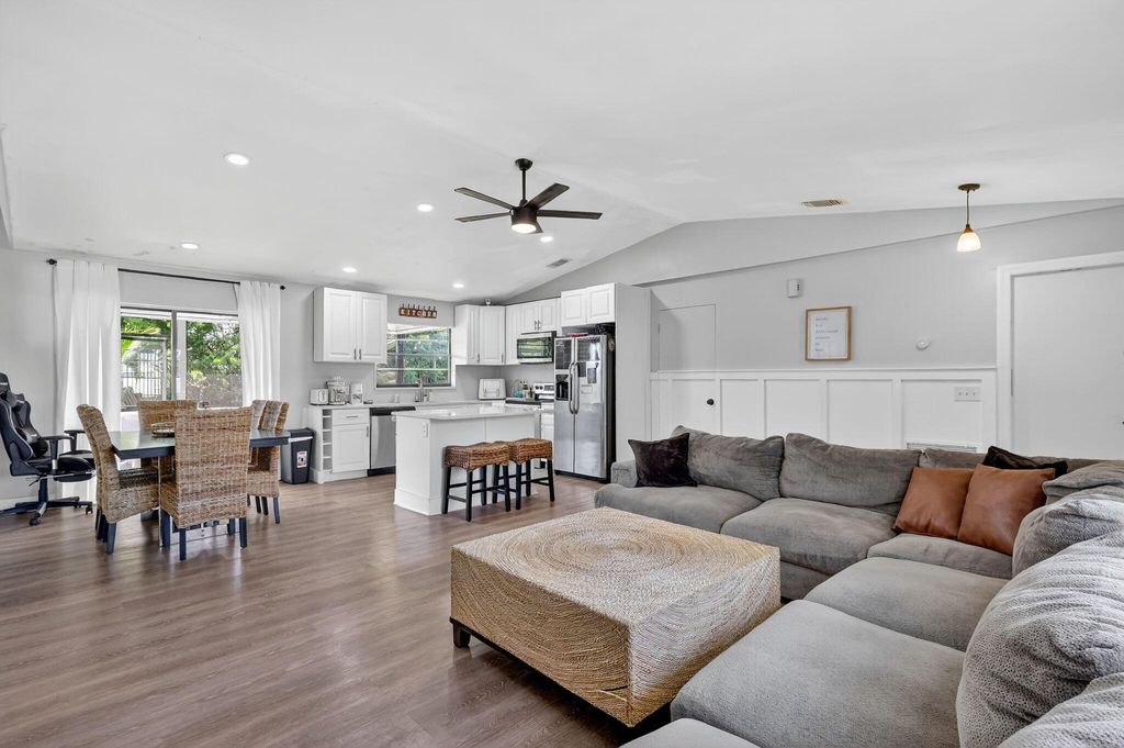 Photo of 356 NW Hibiscus Street, Port Saint Lucie, FL 34983 (MLS # R11103436)