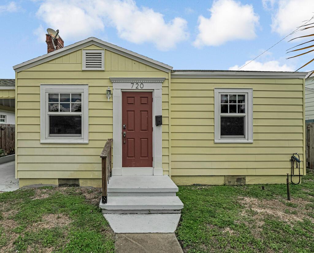 720 N Ocean Breeze