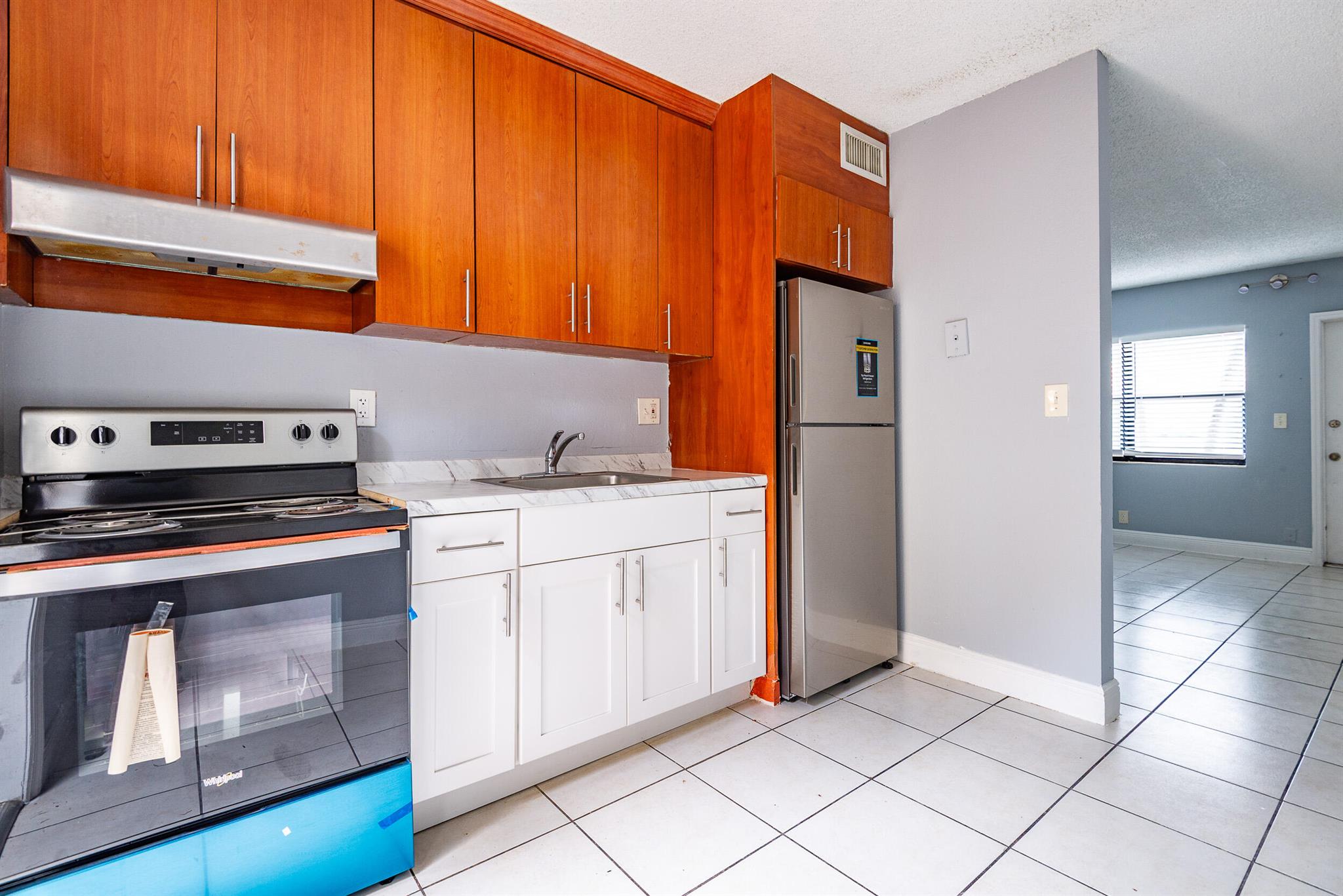 3 months preferred, no evictions, schedule online, agent MUST be with their client at time of showing to qualify for earnings.