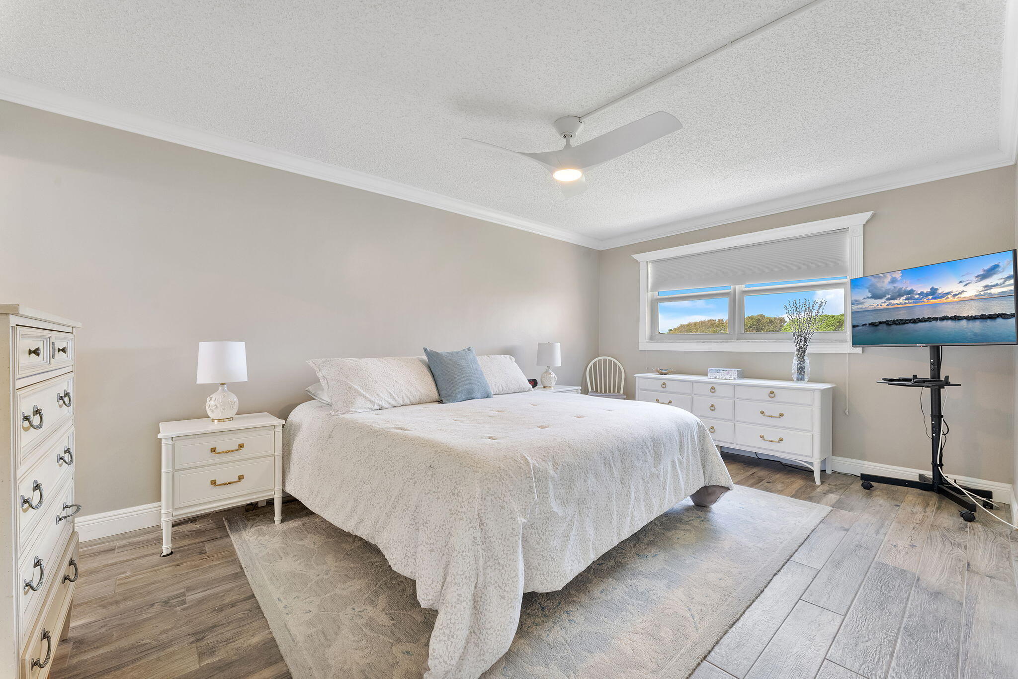 VILLAGE ROYALE GREENTREE CONDO - Residential