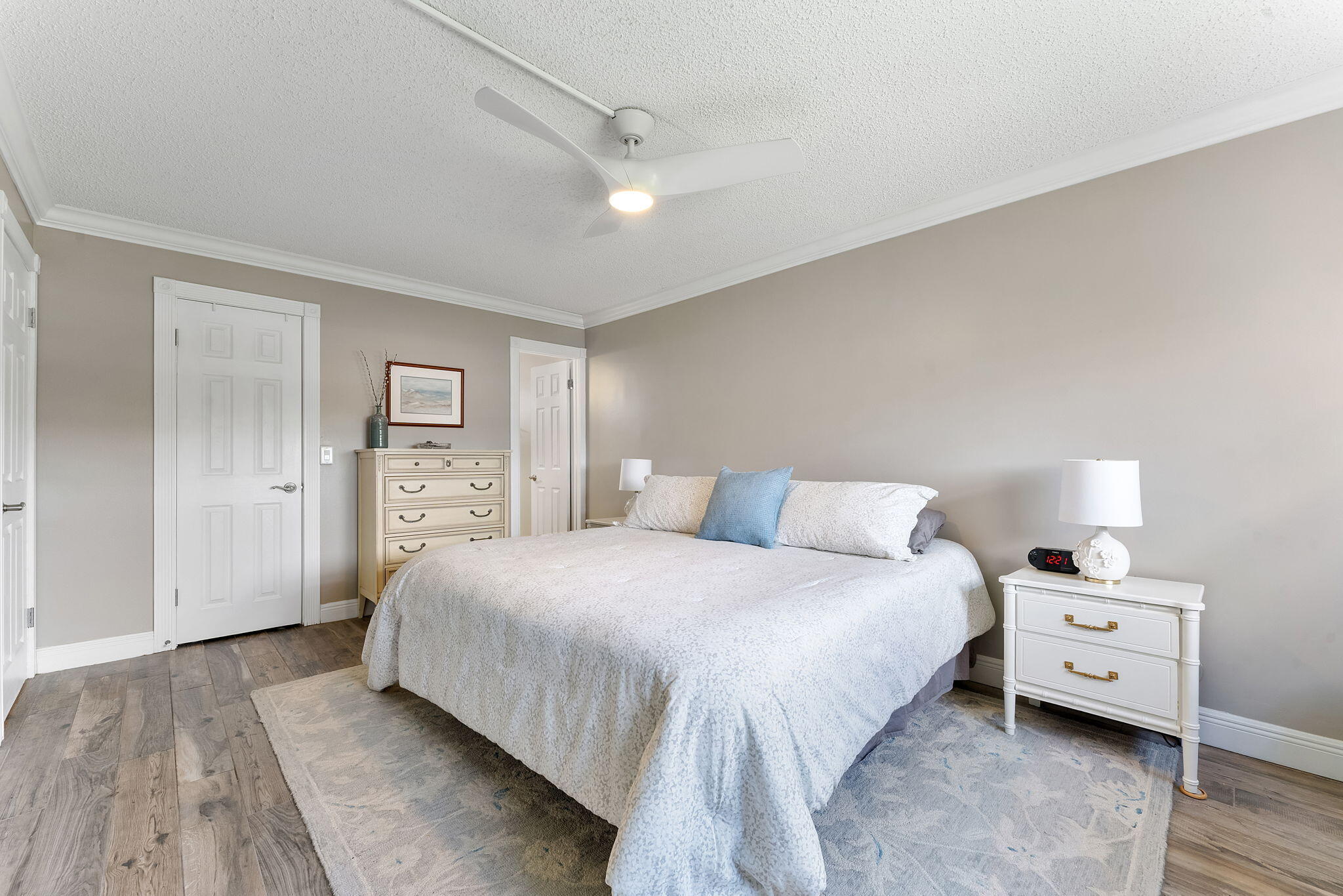 VILLAGE ROYALE GREENTREE CONDO - Residential