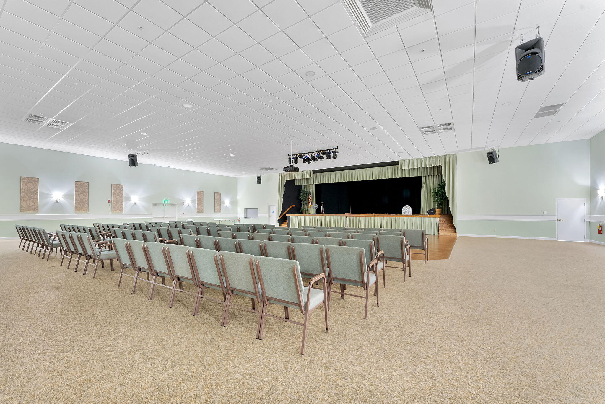 VILLAGE ROYALE GREENTREE CONDO - Residential