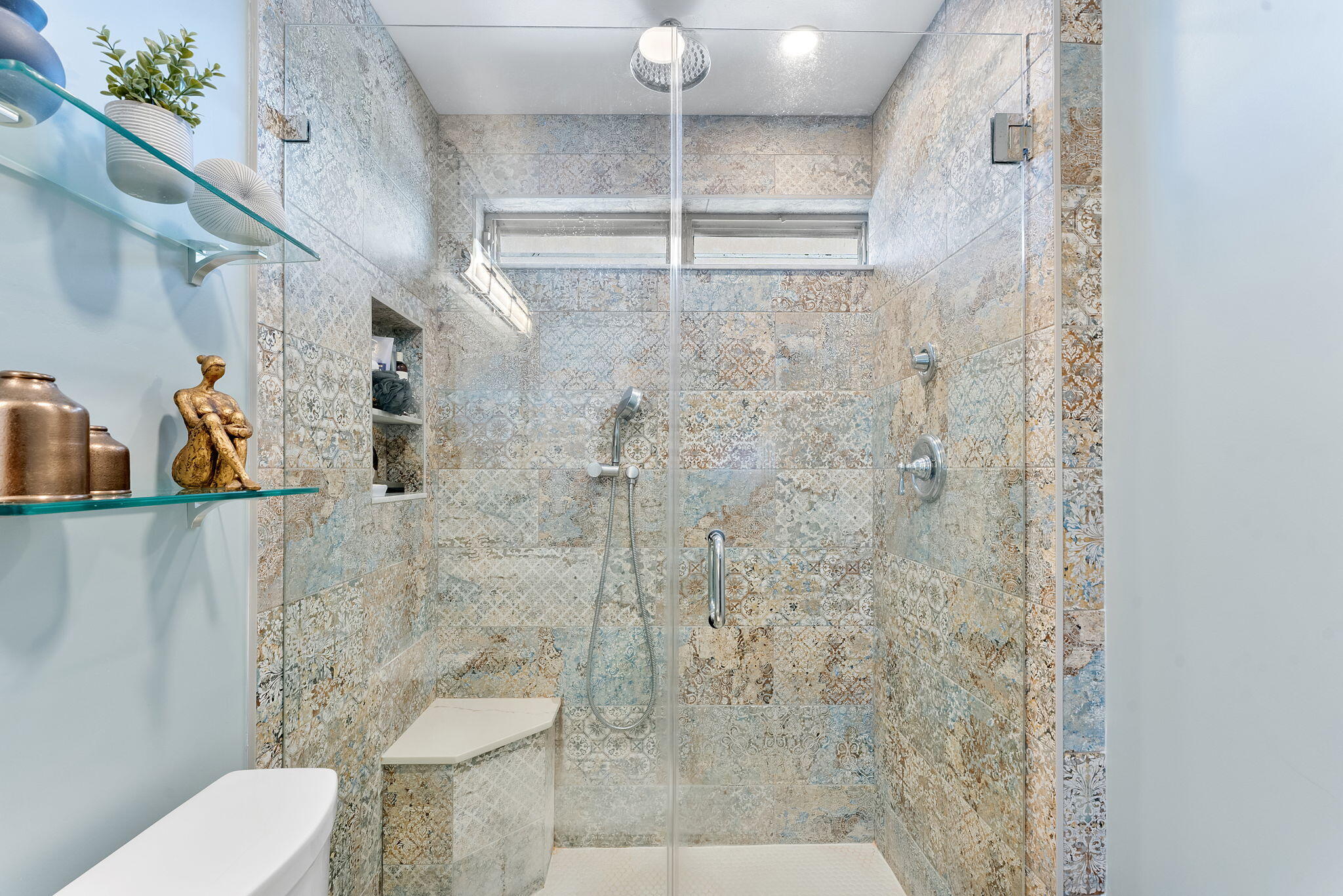 VILLAGE ROYALE GREENTREE CONDO - Residential