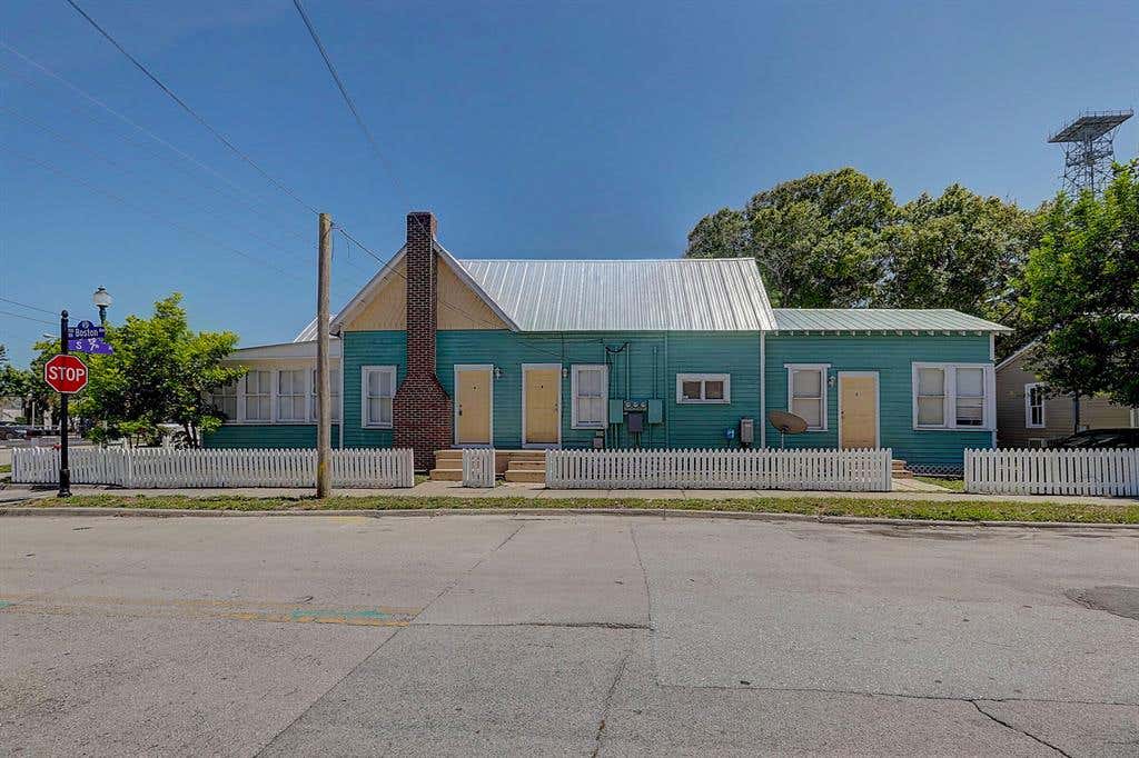 Photo of 301 S 7th Street St, Fort Pierce, FL 34950 (MLS # R10815426)