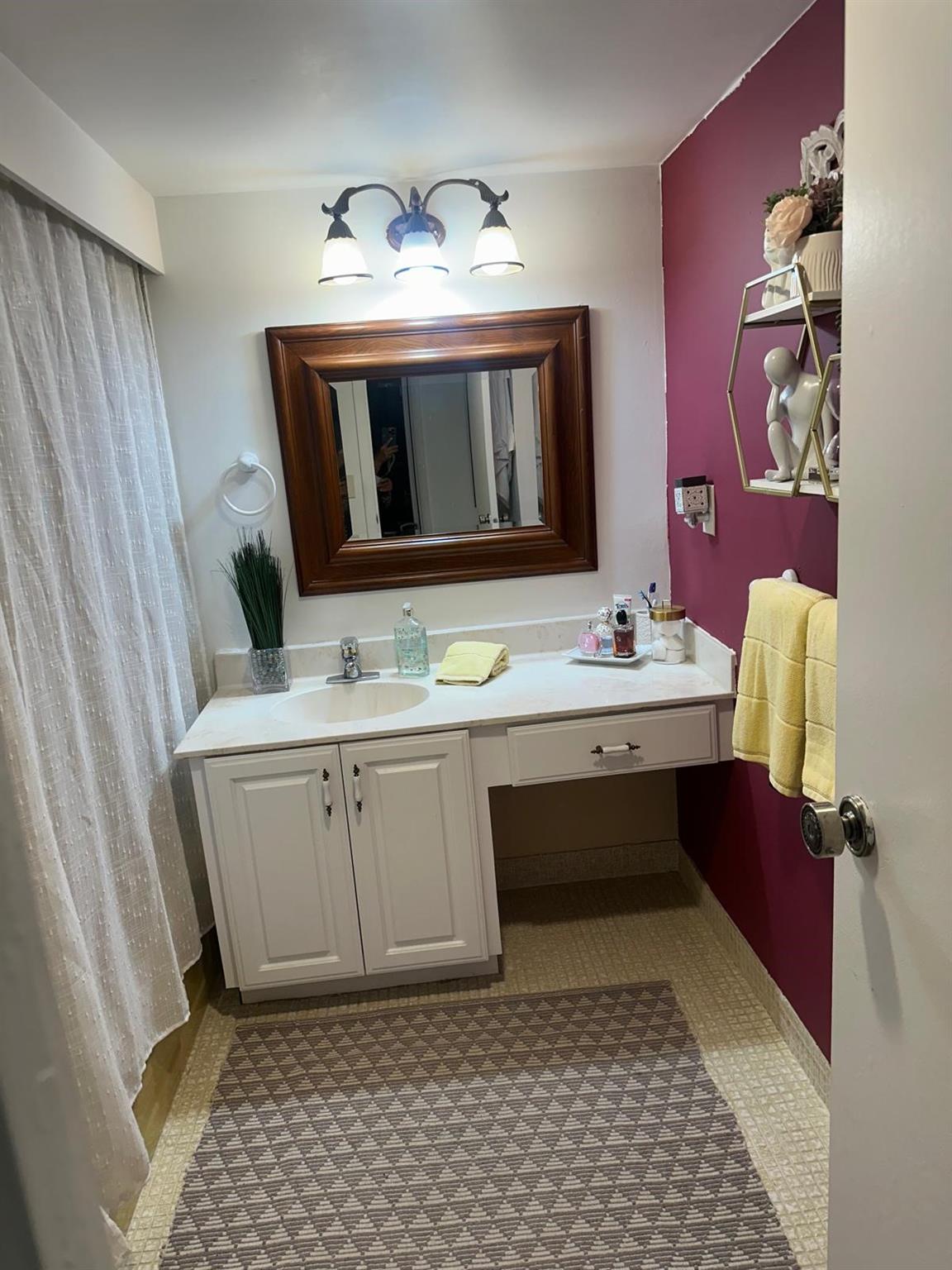 CONDOMINIUM 8  ENVIRON 11 - Residential