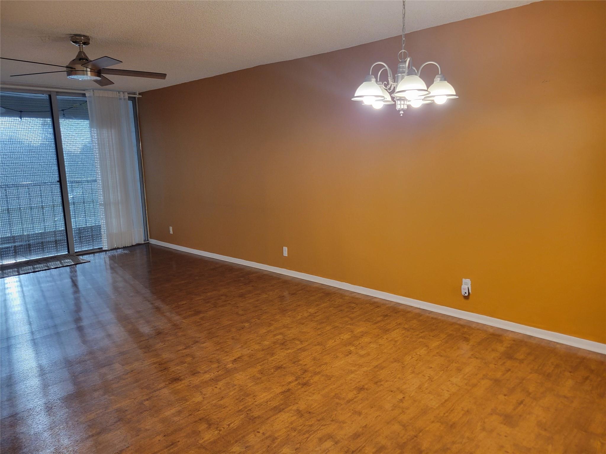 CONDOMINIUM 8  ENVIRON 11 - Residential