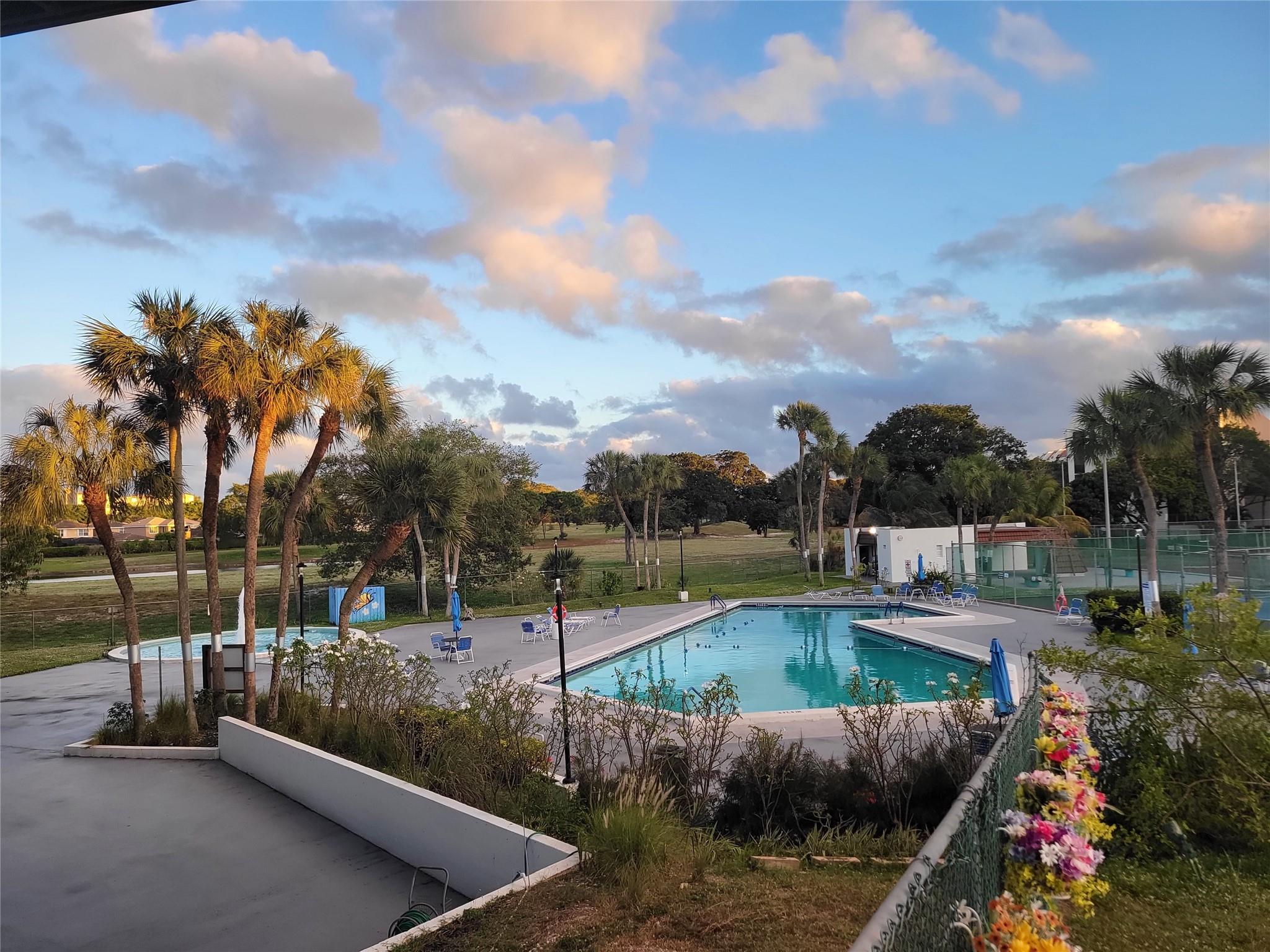 CONDOMINIUM 8  ENVIRON 11 - Residential