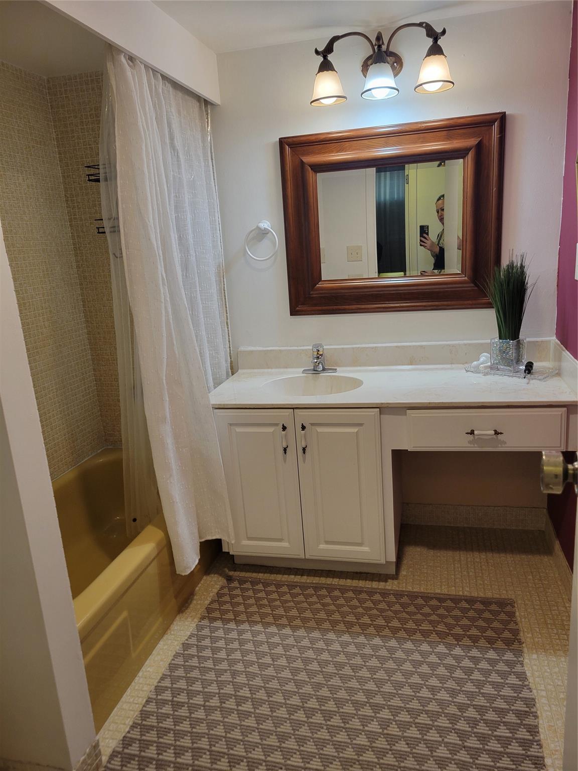 CONDOMINIUM 8  ENVIRON 11 - Residential