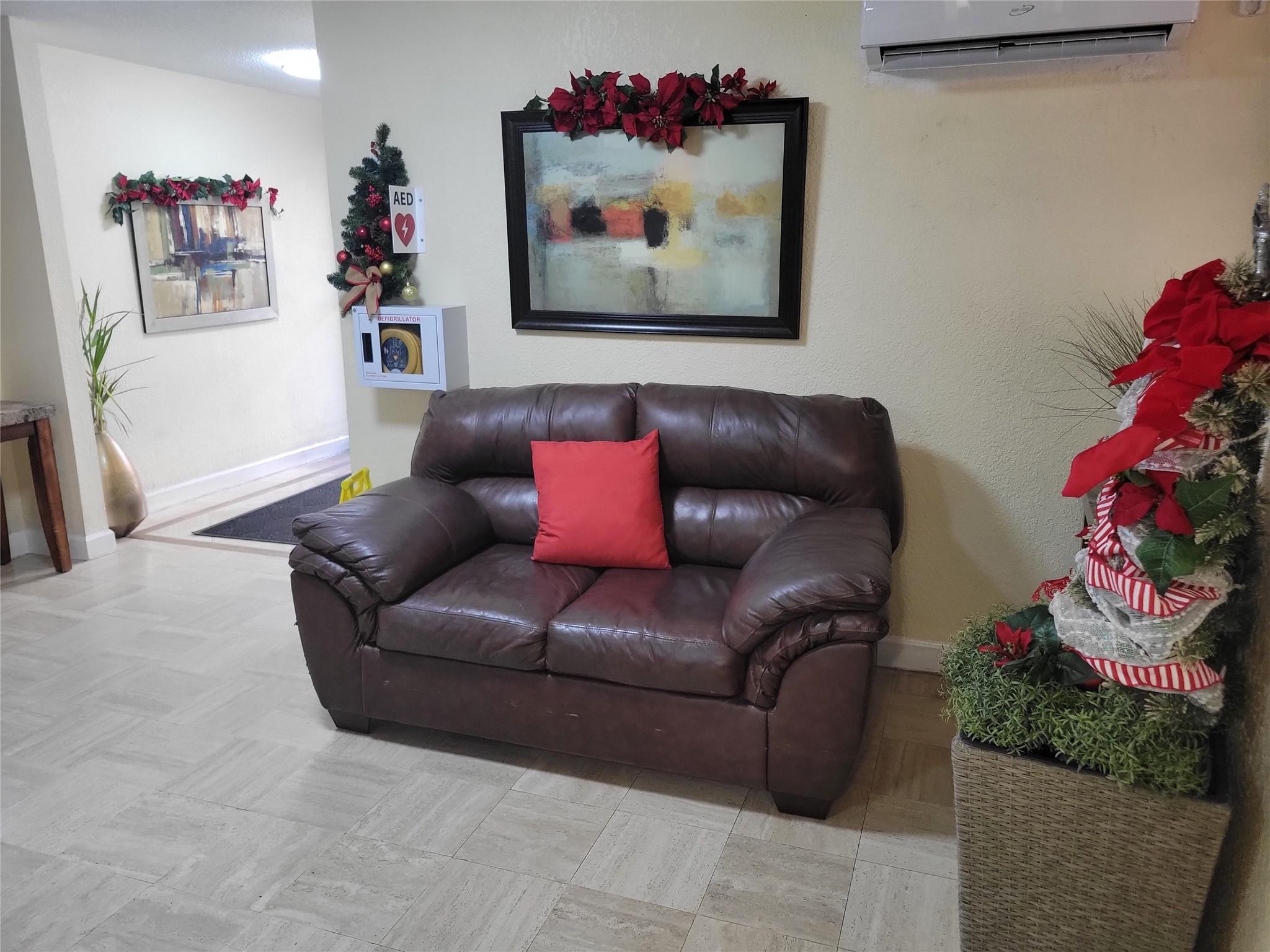 CONDOMINIUM 8  ENVIRON 11 - Residential