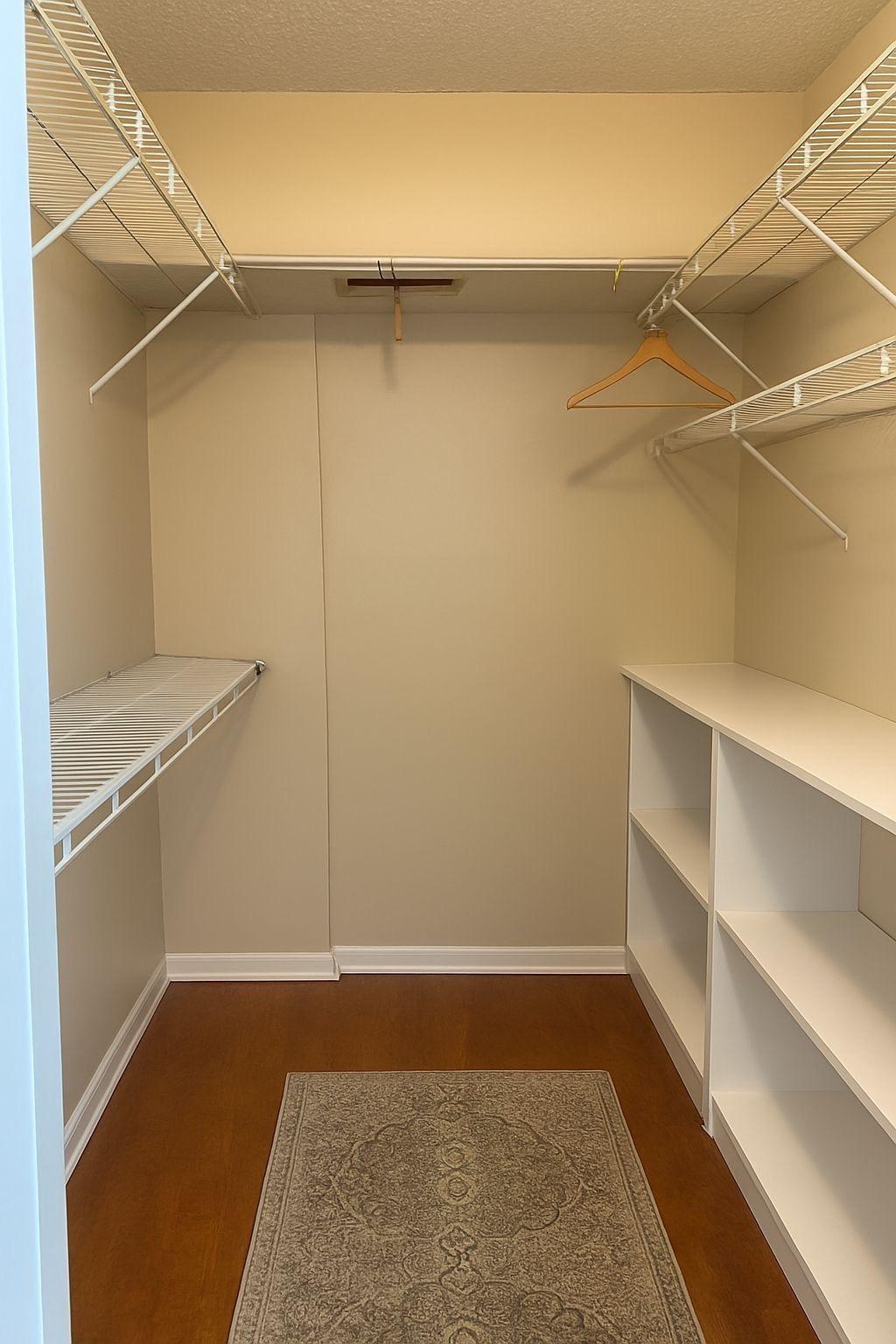 CONDOMINIUM 8  ENVIRON 11 - Residential