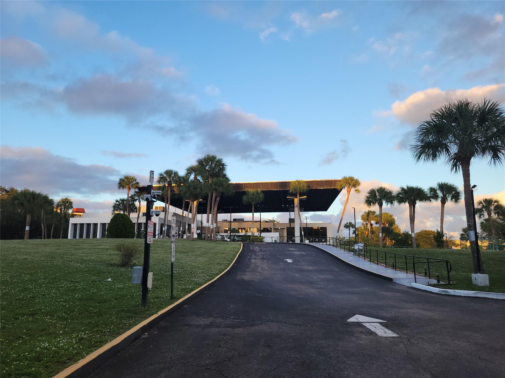 CONDOMINIUM 8  ENVIRON 11 - Residential