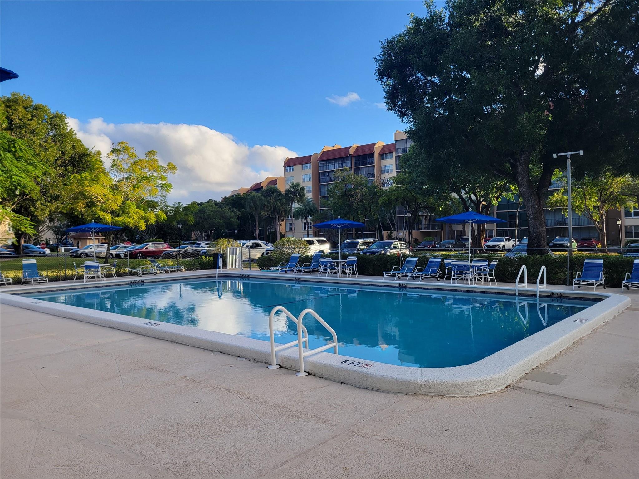 CONDOMINIUM 8  ENVIRON 11 - Residential