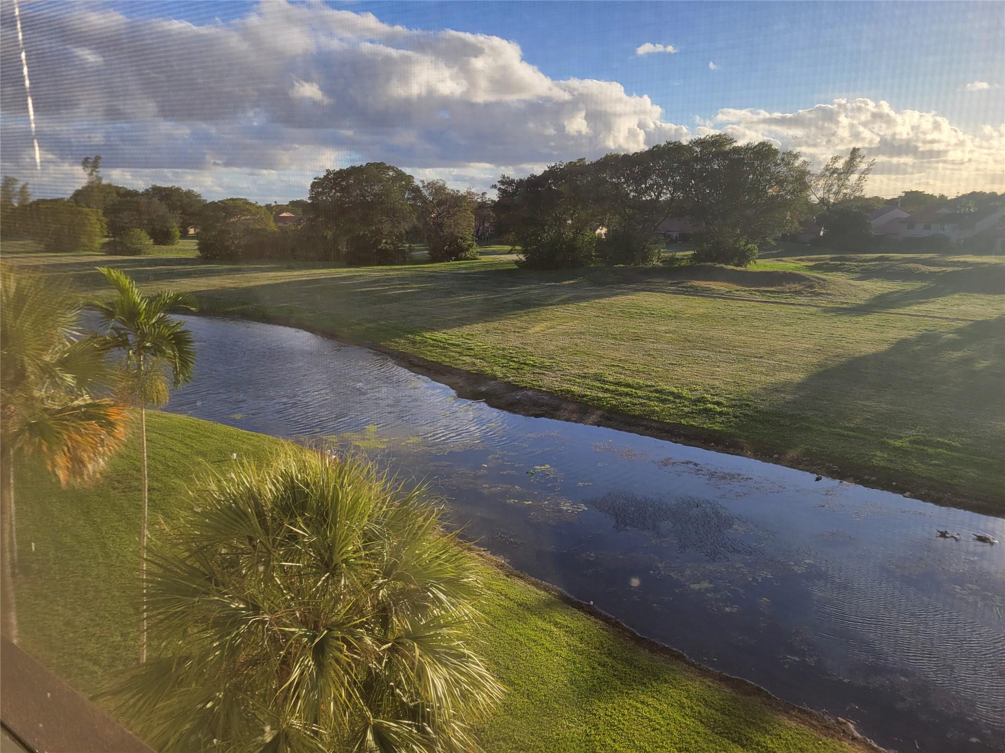 CONDOMINIUM 8  ENVIRON 11 - Residential