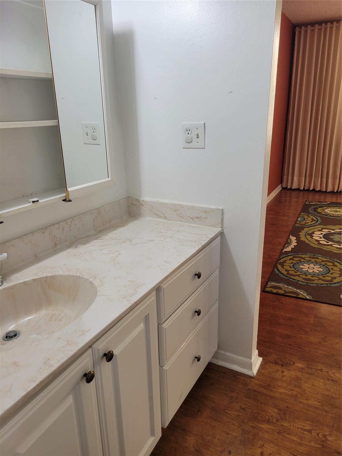 CONDOMINIUM 8  ENVIRON 11 - Residential