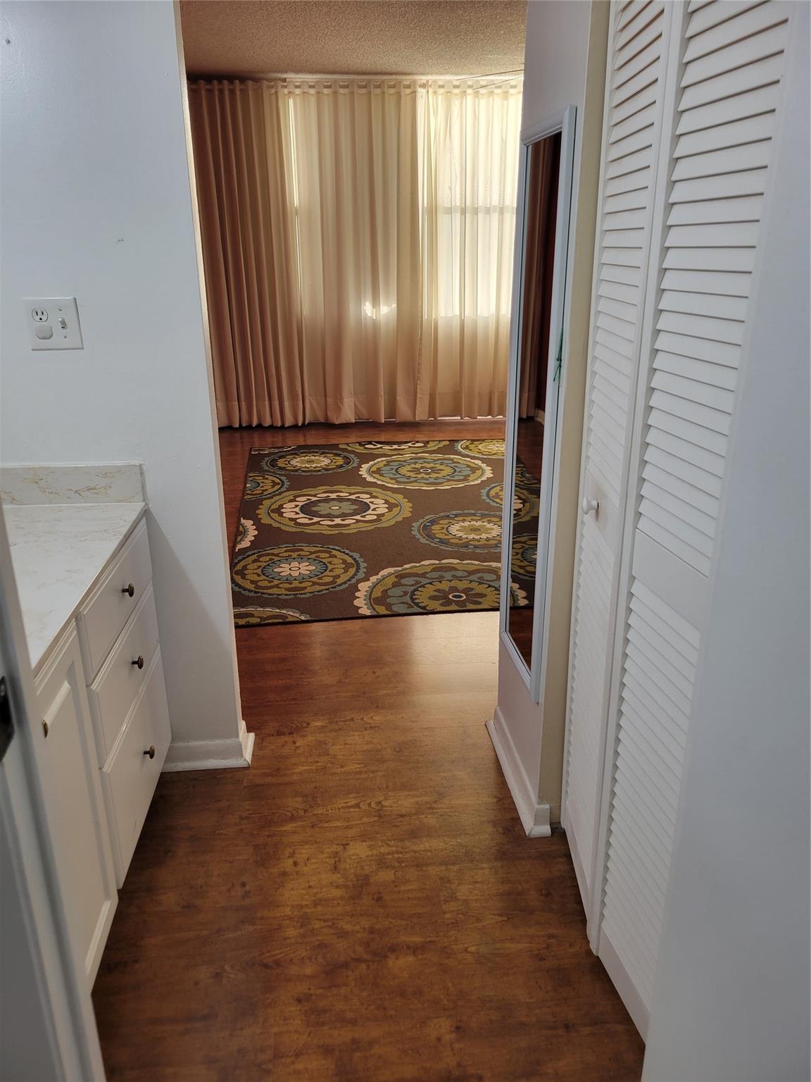 CONDOMINIUM 8  ENVIRON 11 - Residential