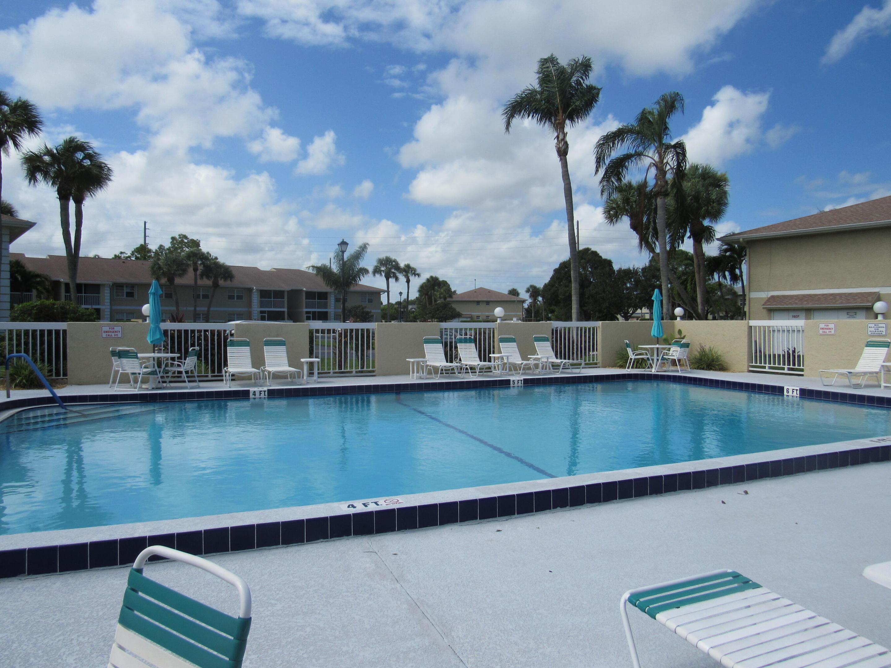 1537 SE Royal Green Circle 202