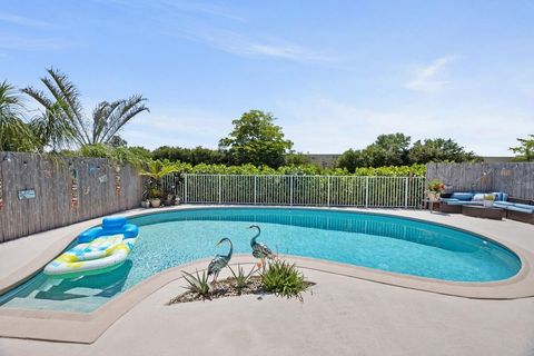 Photo of 1380 SW 28th Avenue, Boynton Beach, FL 33426 (MLS # B26014629)
