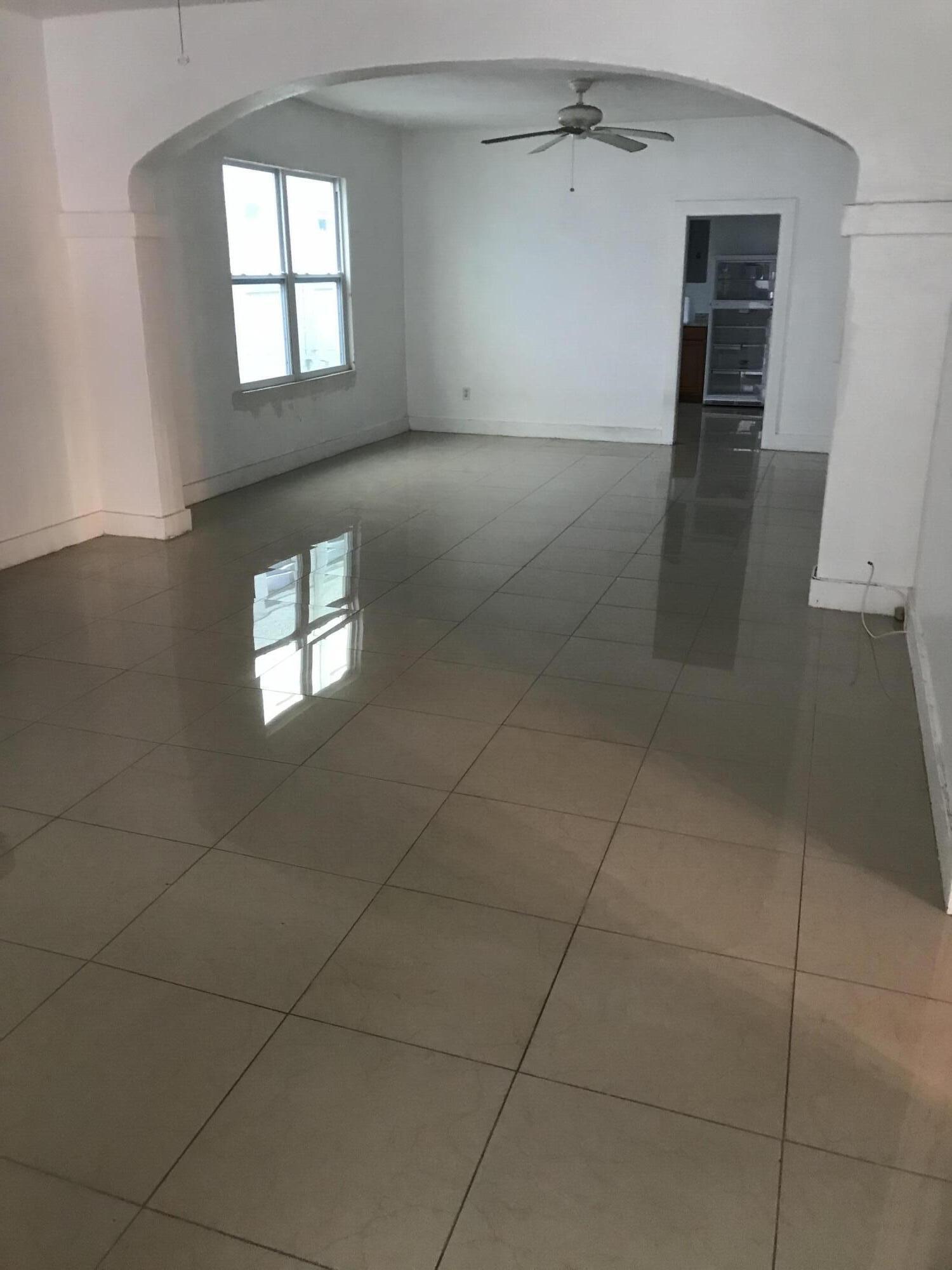 LAWRENCE ESTATE LAND CO - Residential Income