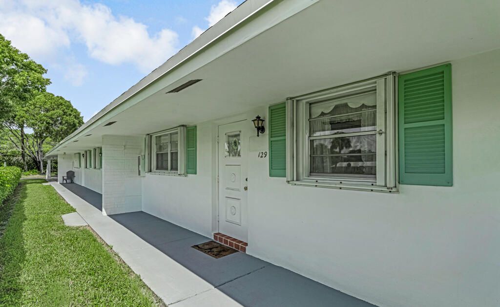 Photo of 500 SW Golfview Terrace #129, Boynton Beach, FL 33426 (MLS # R11121759)