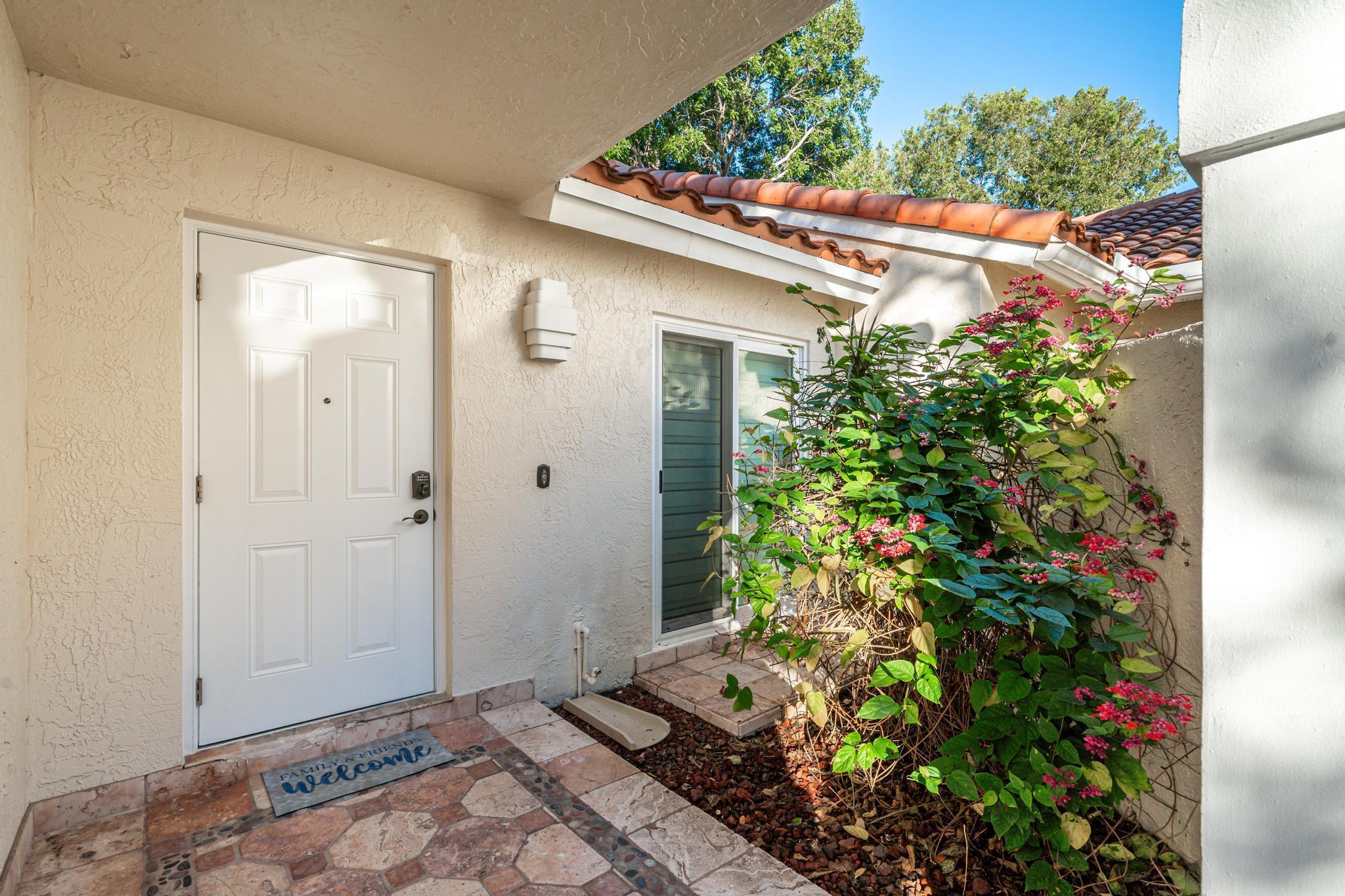 1372 Cottonwood Circle 1372