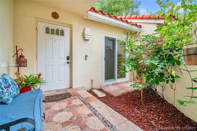 1372 Cottonwood Circle 1372