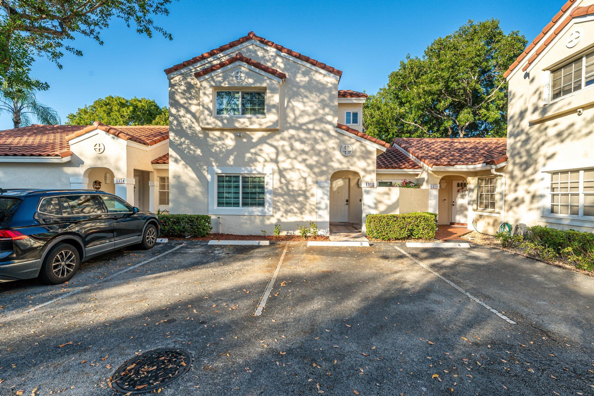 1372 Cottonwood Circle 1372