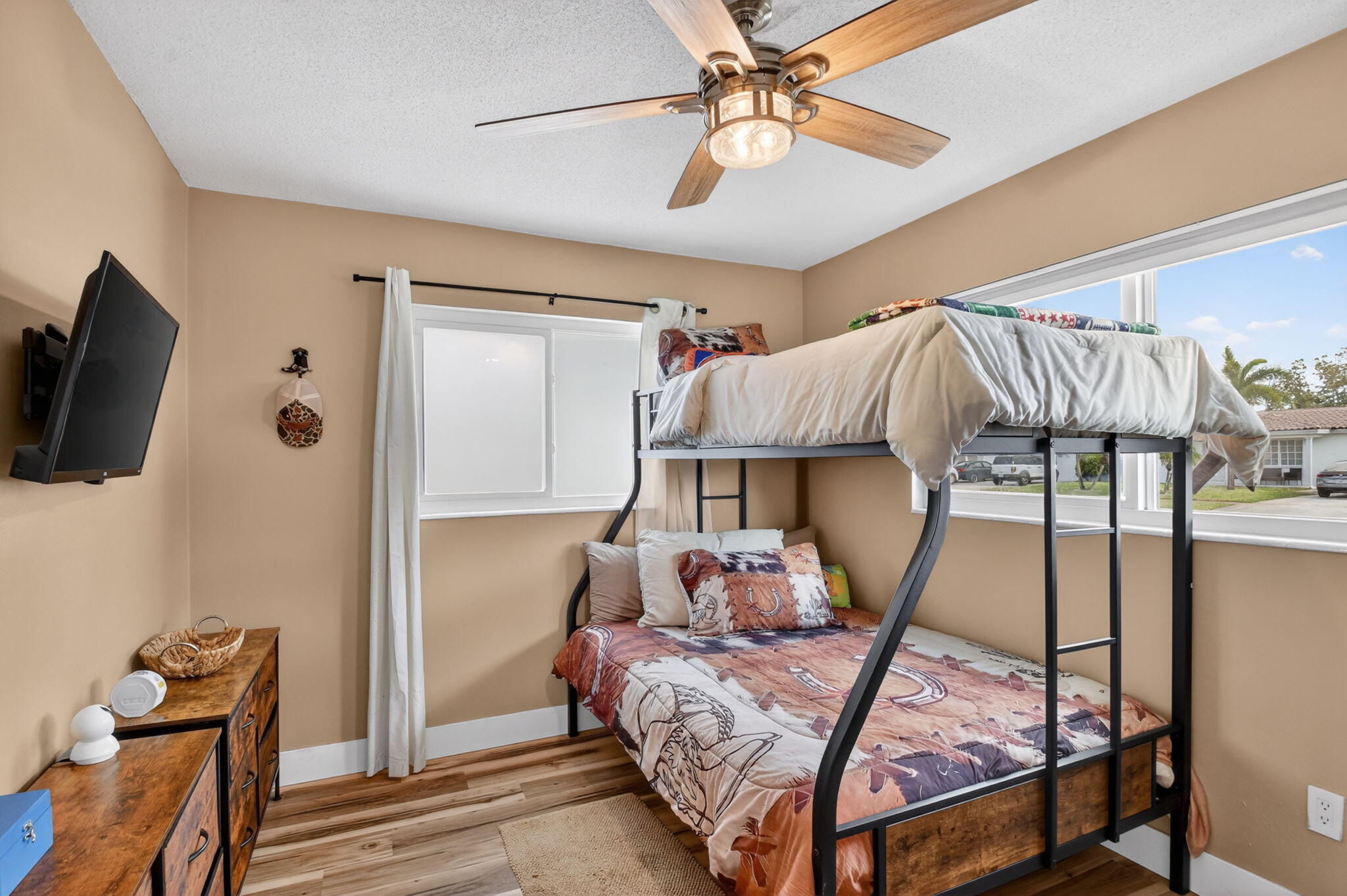 BAHAMA HEIGHTS 5 - Residential