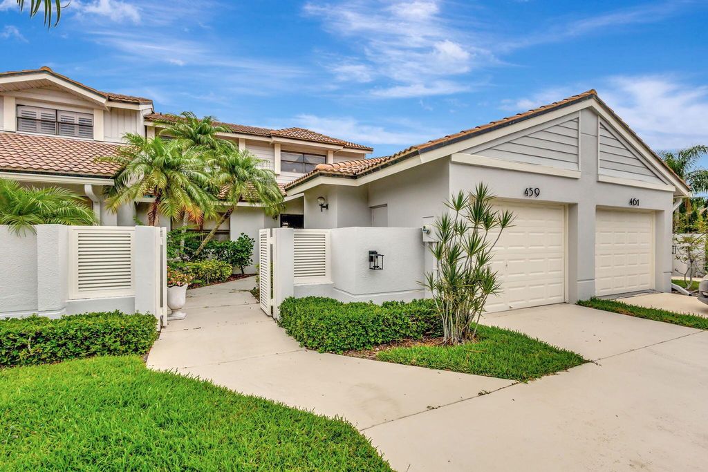 Photo of 459 Prestwick Circle, Palm Beach Gardens, FL 33418 (MLS # R11082352)