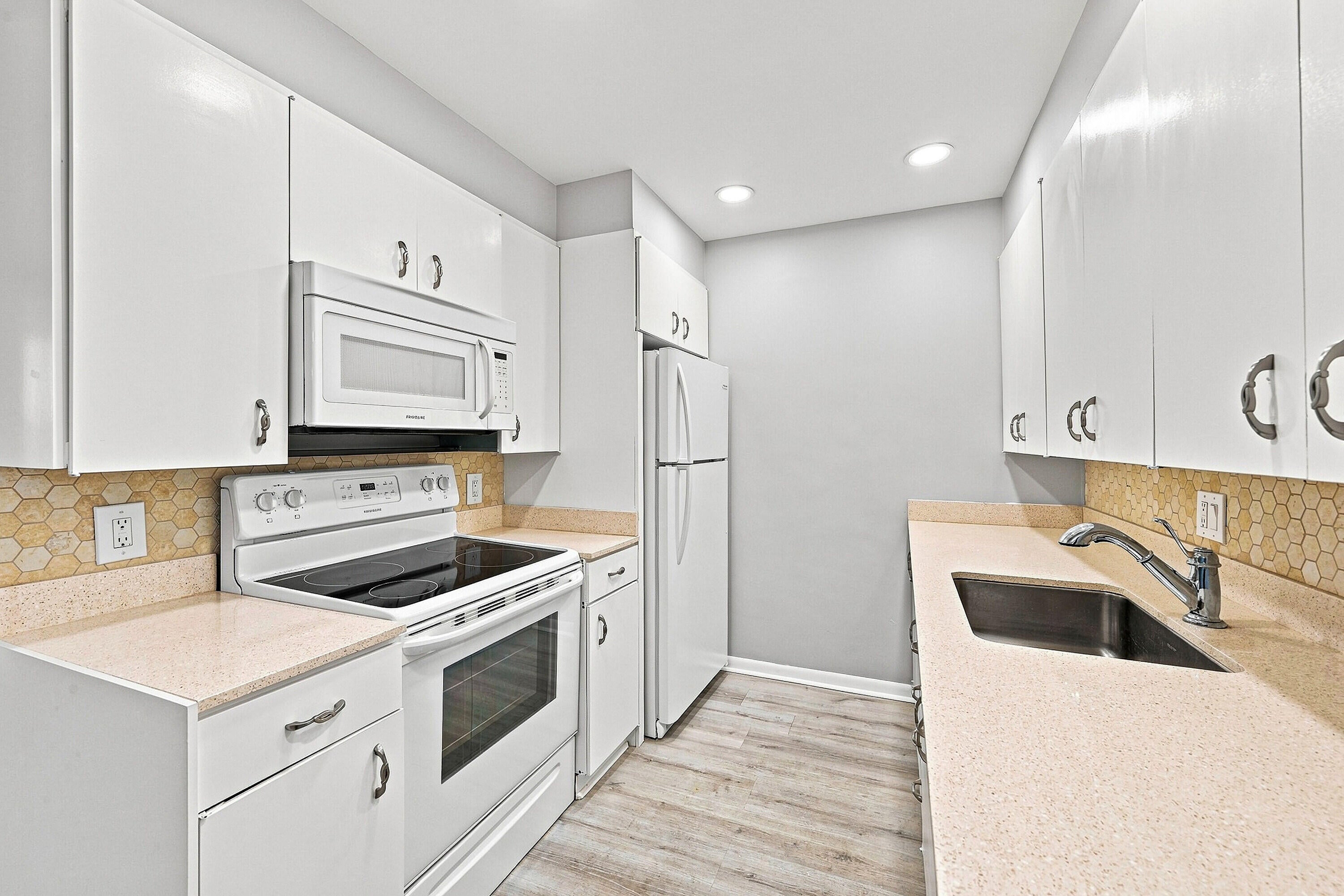 2404 ANTIGUA Circle G4, Coconut Creek FL 33066
