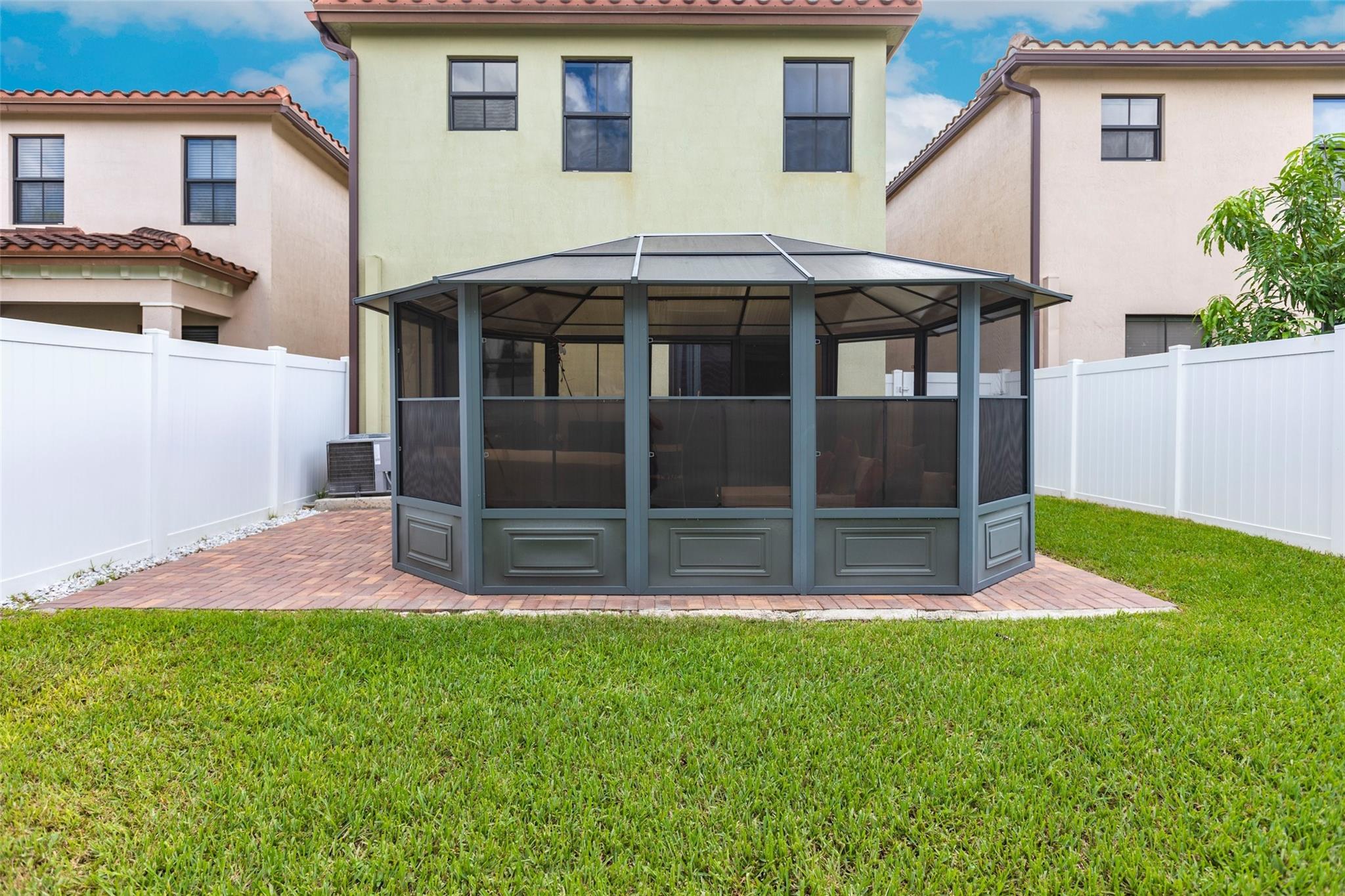 Sabal Palm By Prestige 17 - Residential Lease
