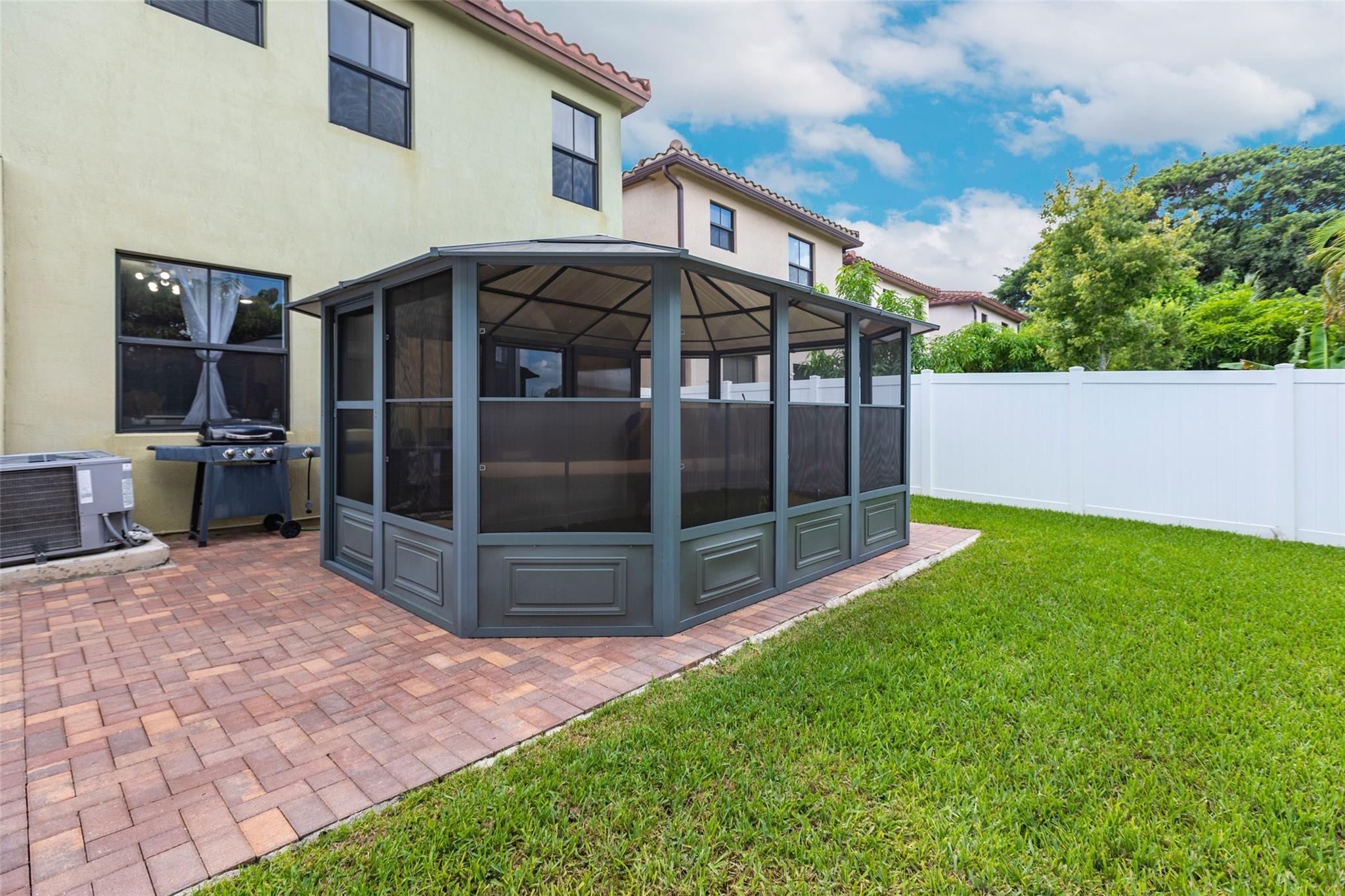 Sabal Palm By Prestige 17 - Residential Lease