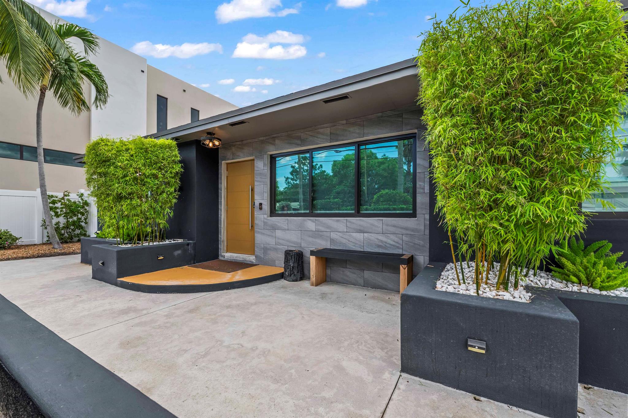 214 S Swinton Avenue