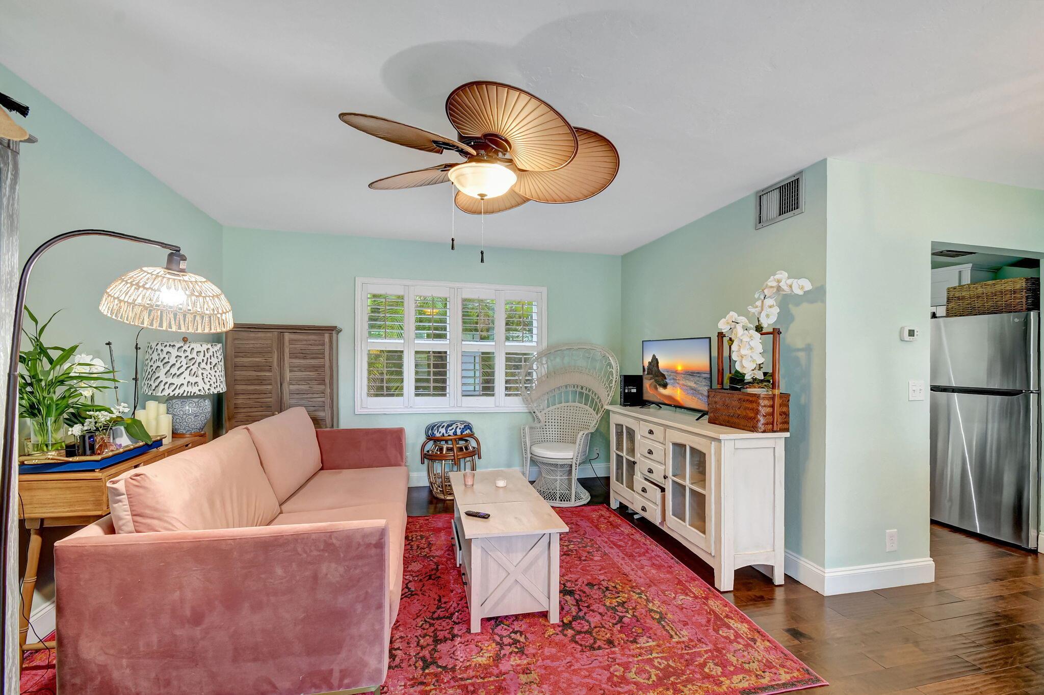 100 Venetian Drive 3