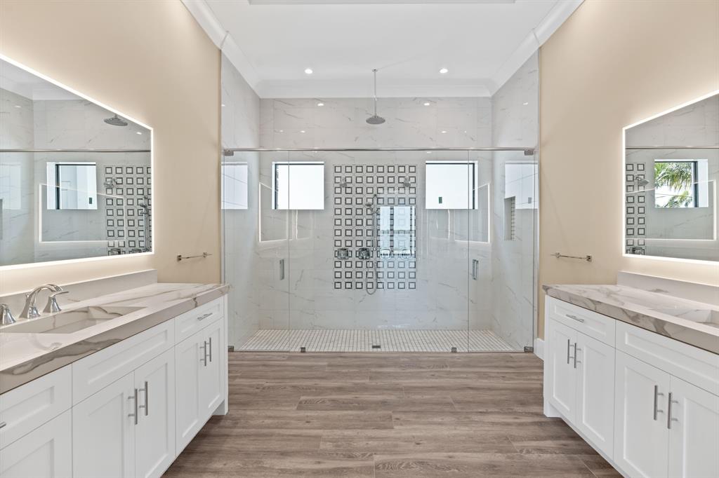 YACHT CLUB - Residential