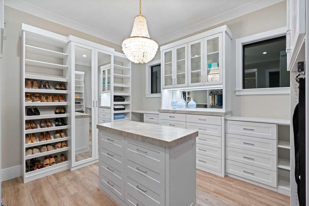 YACHT CLUB - Residential