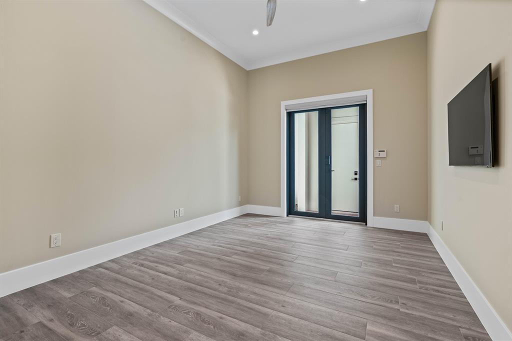 YACHT CLUB - Residential