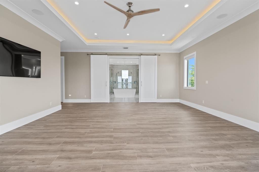 YACHT CLUB - Residential