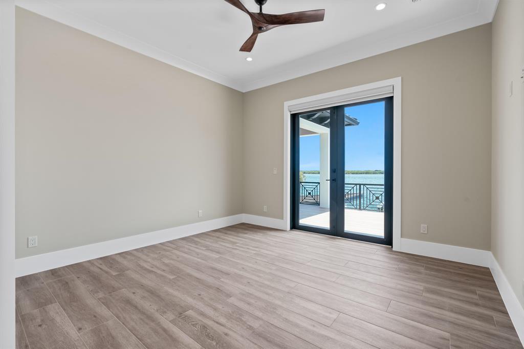 YACHT CLUB - Residential