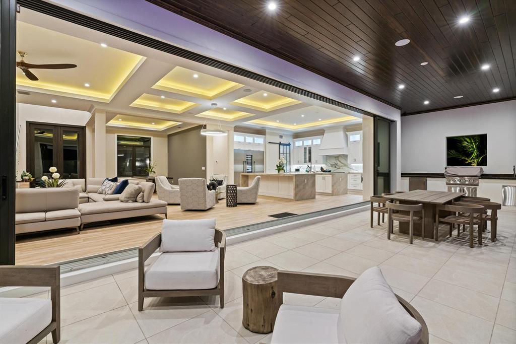 YACHT CLUB - Residential