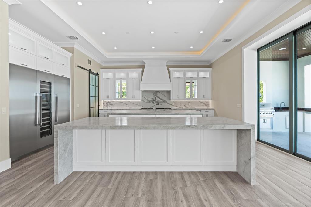 YACHT CLUB - Residential