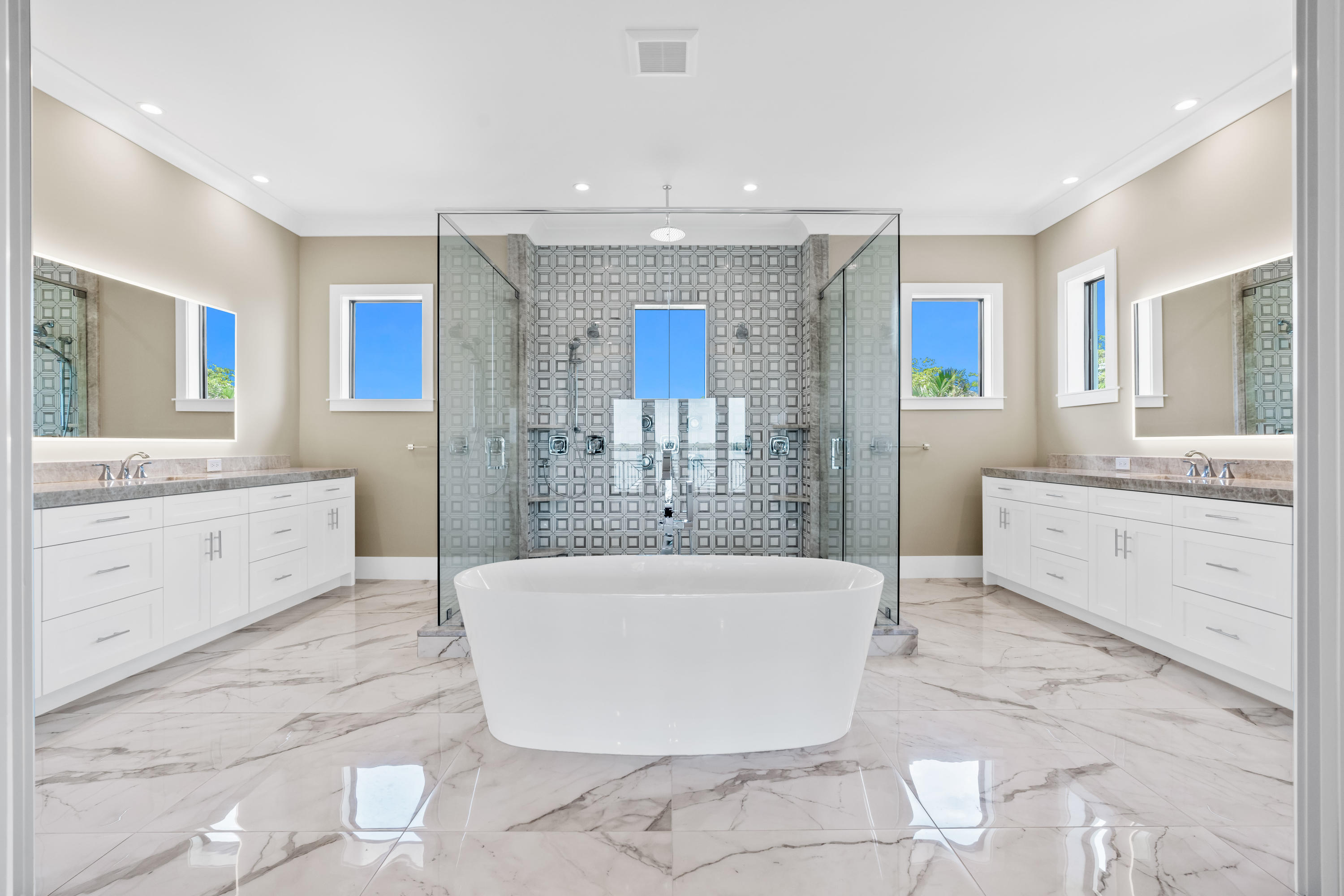 YACHT CLUB - Residential