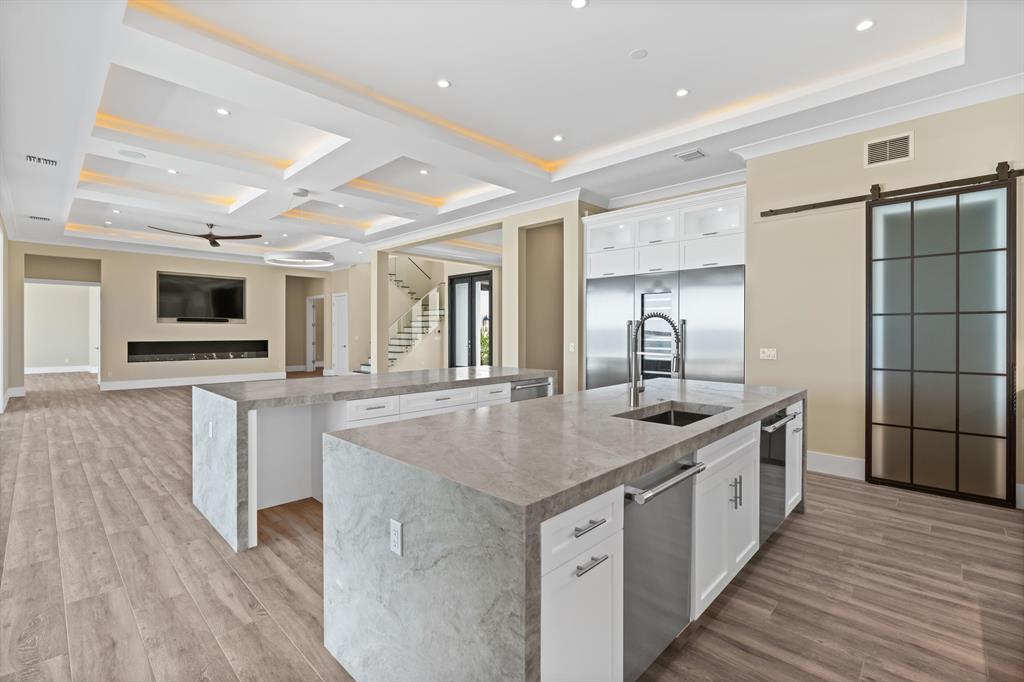 YACHT CLUB - Residential