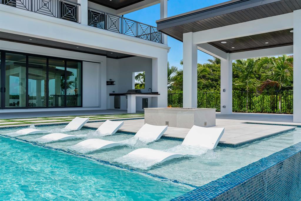 YACHT CLUB - Residential