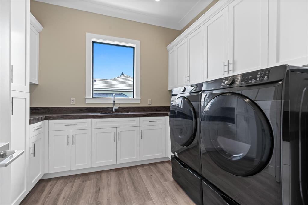 YACHT CLUB - Residential