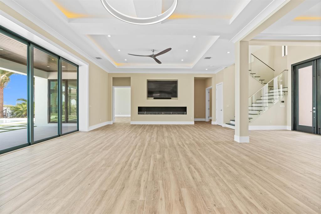 YACHT CLUB - Residential